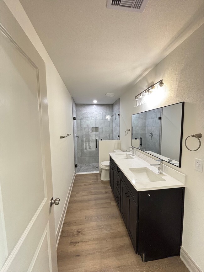 Photo - 2622 Rosalee St