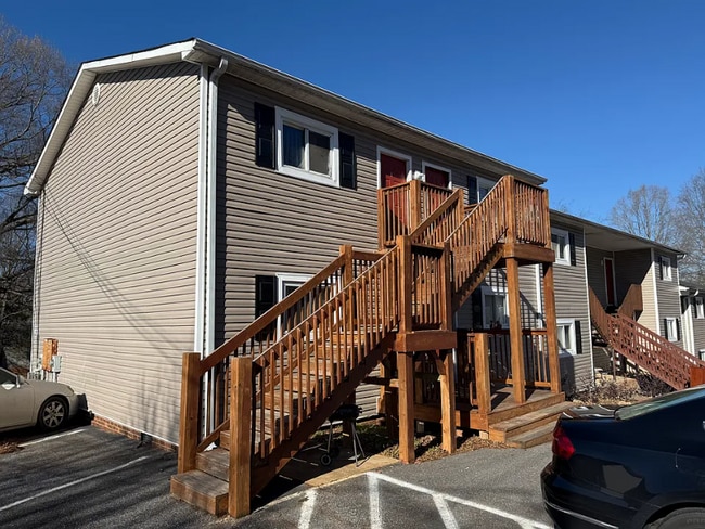 Photo - 1326 N Frye Ave Unit B