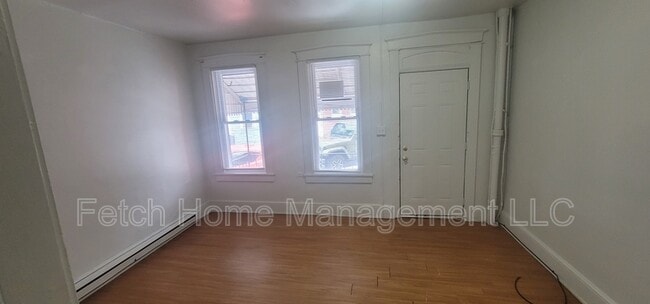 Photo - 438 E Strawberry St