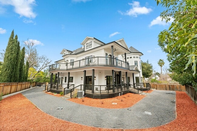 Photo - $11,995 - Stunning Executive Estate in Wil...