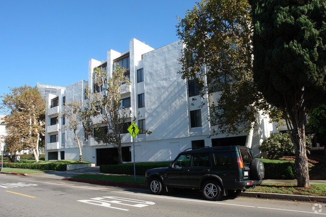 10990 Rochester, ¡alejado - 10990 Rochester Ave