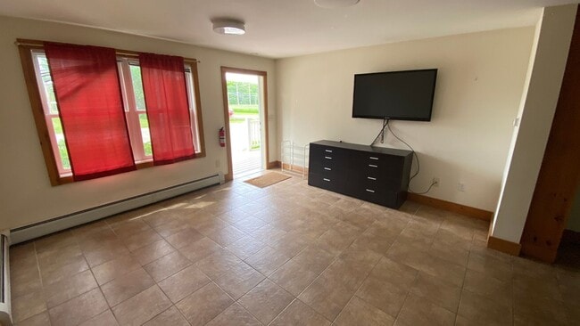 Building Photo - University Student Rental available for th... Unit 275- 1