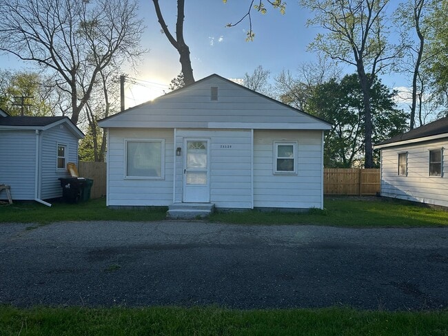 Building Photo - 28530 Grayling Ave
