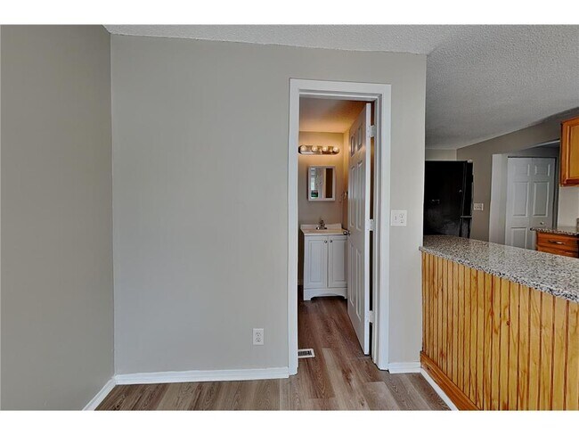 Photo - 1910 W Chelton Ave