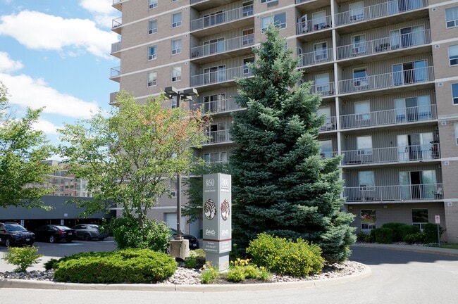 Photo - L'Hermitage East