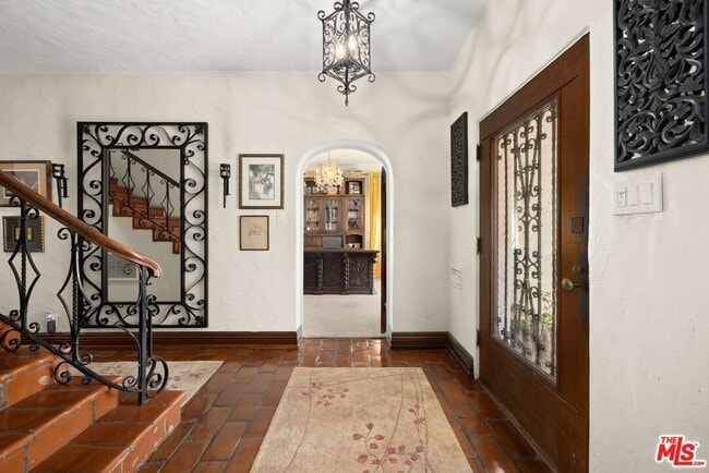 Photo - 6141 Warner Dr