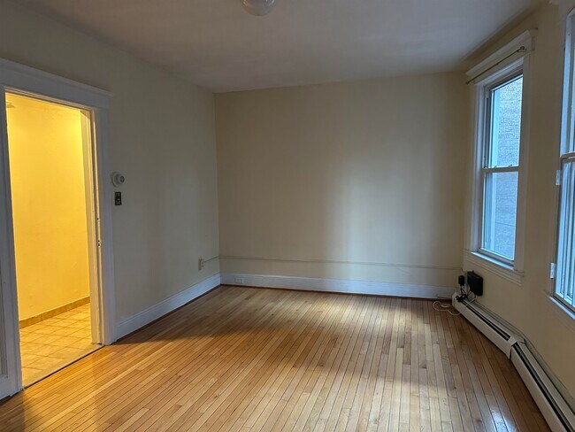 Photo - 122 Jewett Ave Unit 2