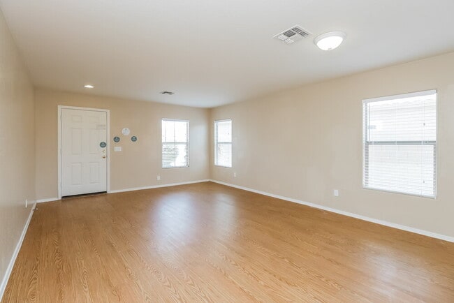 Photo - 33446 N Madison Way Dr