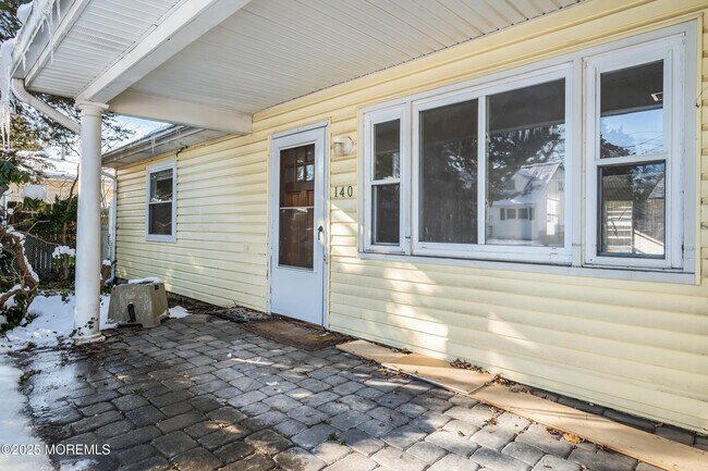 Photo - 140 Main Bayway