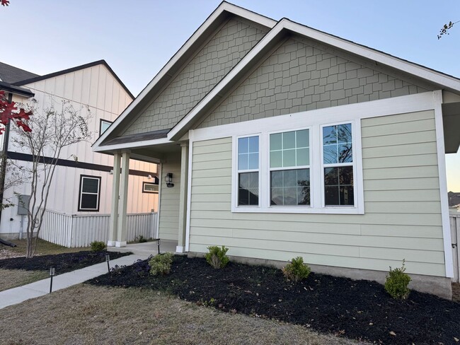 Photo - Bright & Spacious 3 Bedroom Home with Garage in Kyle