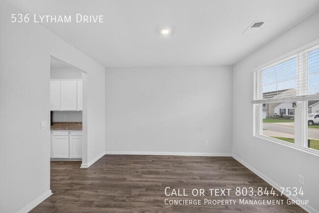 Photo - 536 Lytham Dr