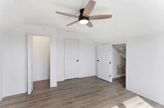 Photo - 2303 Parkview Ave