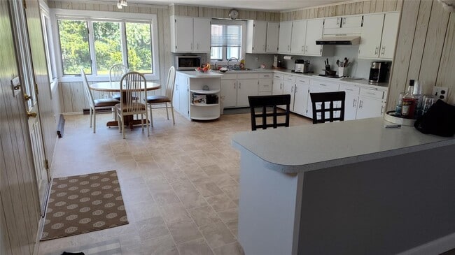 Photo - 1 Washington Ave E