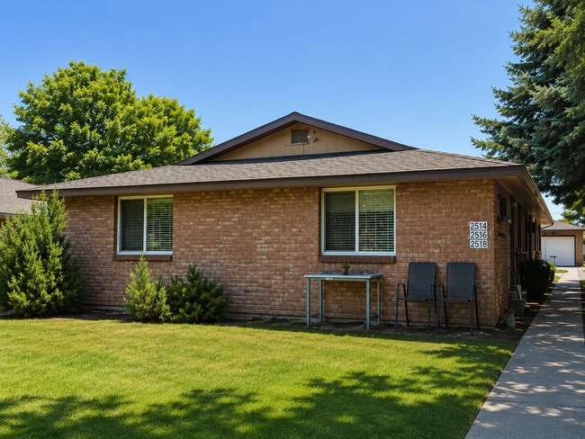 Building Photo - 2514/6/8 E Sinto Unit 18