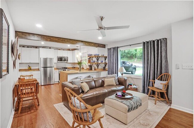 Photo - 1397 Skyhaven Rd SE