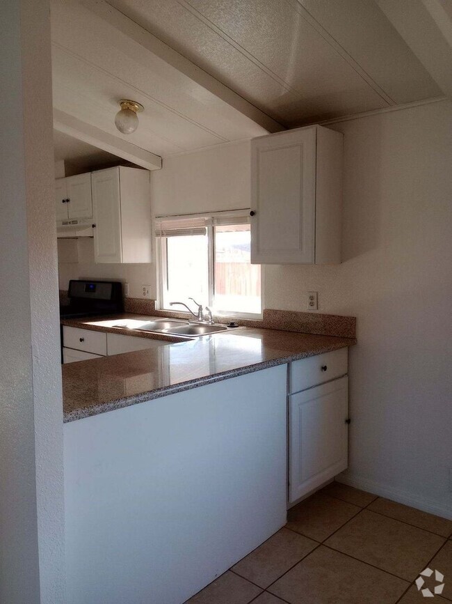 Building Photo - Three Bedroom with 2 Bath Rental