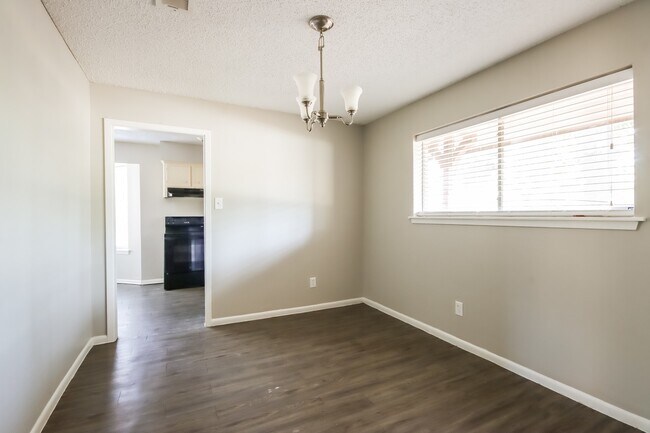 Photo - 2003 Woodway Dr