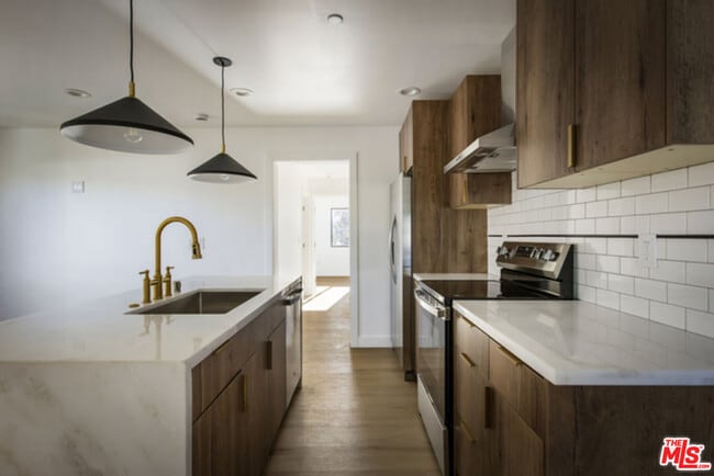 Photo - 2653 Vineyard Ave