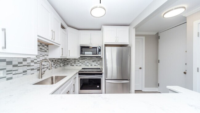 Photo - 1030 N State St Unit 38M