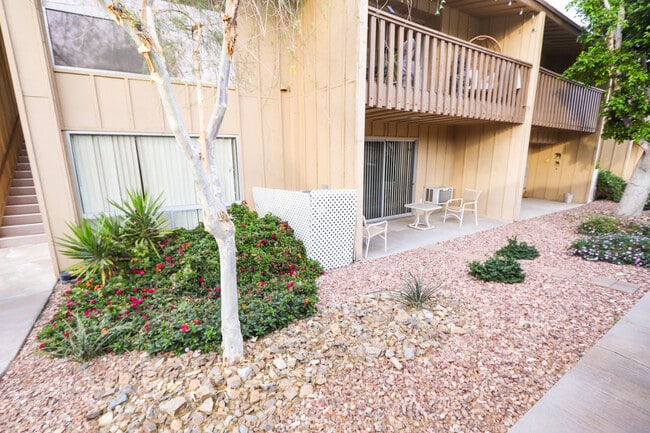 Building Photo - 77845 California Dr Unit D4