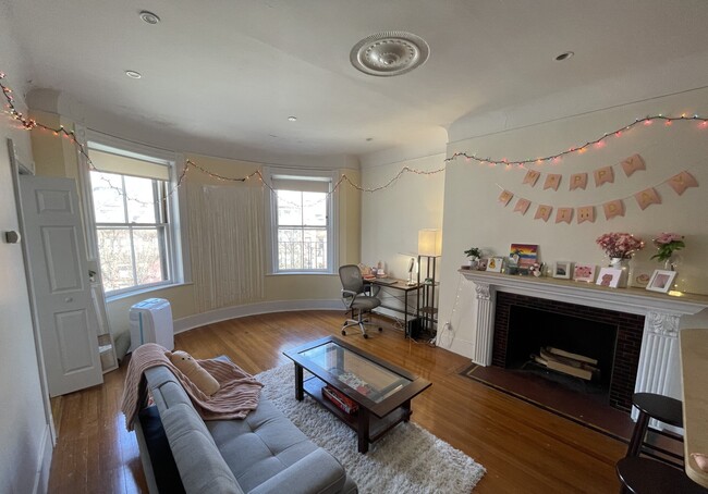 Photo - 439 Marlborough St