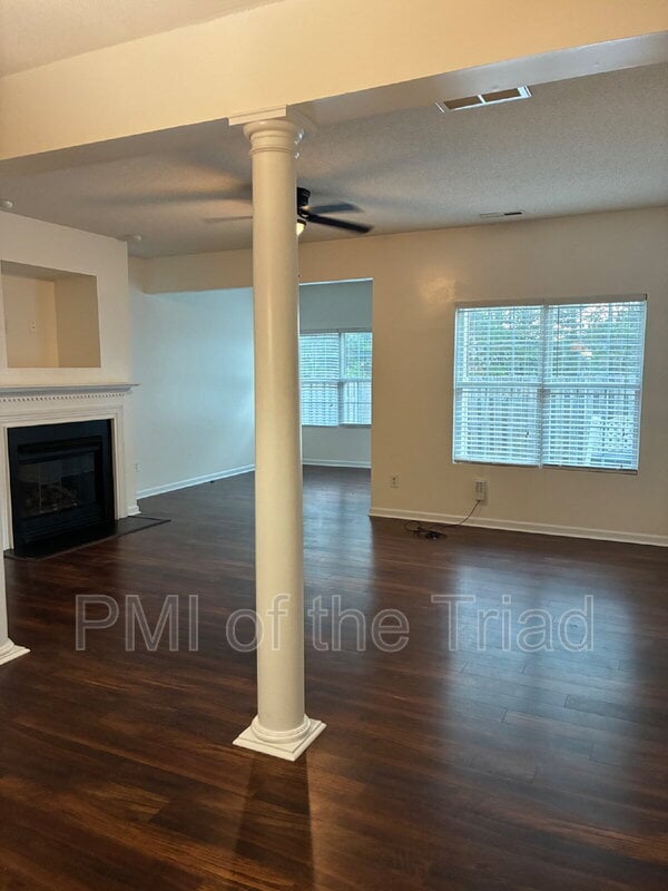 Photo - 3005 Windsor Creek Way