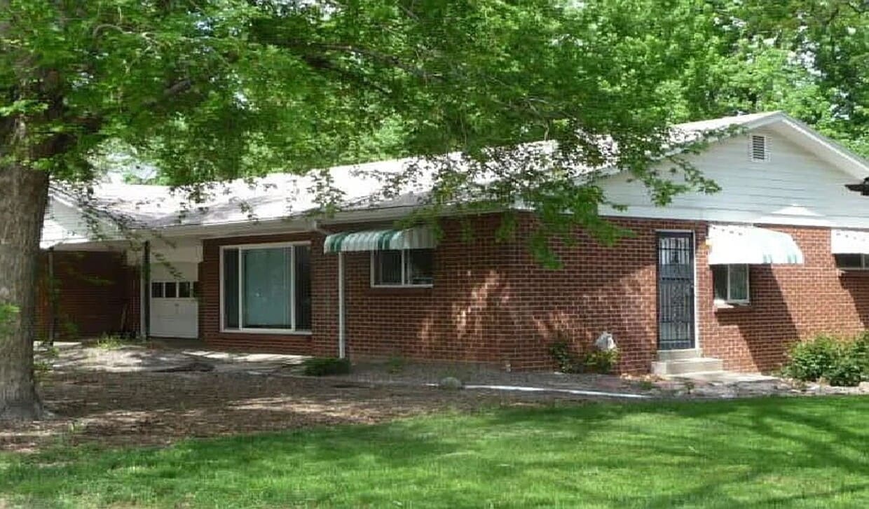 Fully Renovated 3 Bed, 2 Bath Duplex with ... - Fully Renovated 3 Bed, 2 Bath Duplex with ...