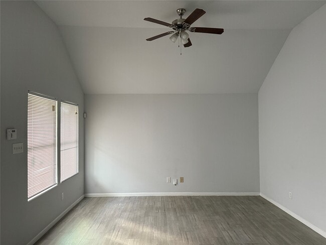 Photo - 4509 Larkspur St