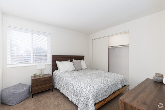 2BR, 1BA - 986SF