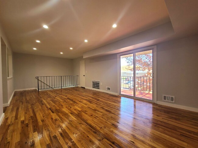 Photo - 1903 Country Ln Unit 3