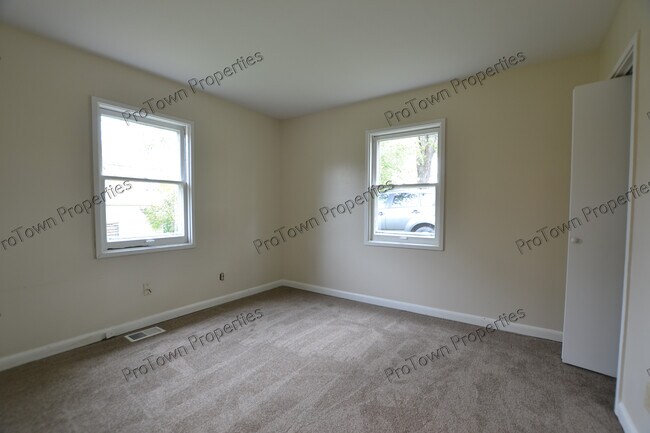 Photo - 201 Luana Rd