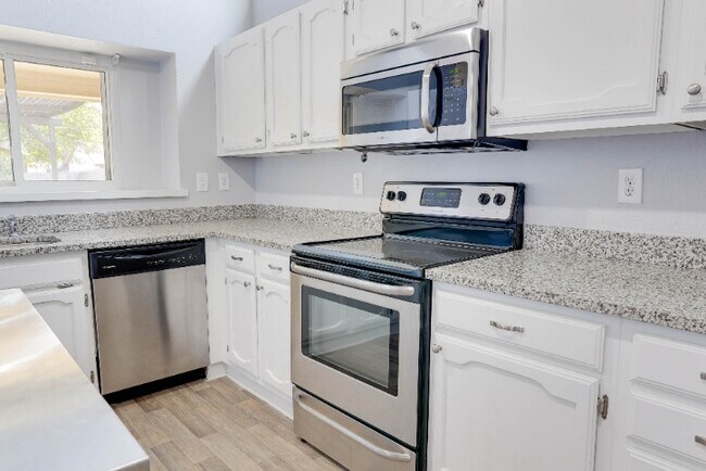 Photo - 3728 Whitefern Dr
