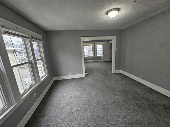 Photo - 10602 Earle Ave