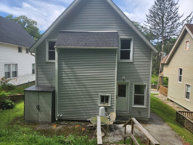 Photo - 40 Oak St