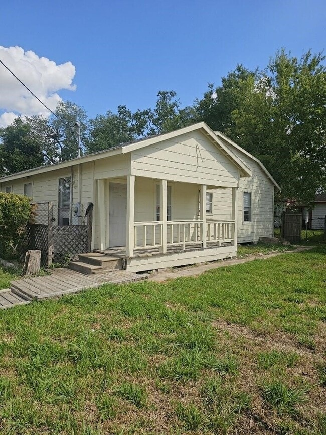 Photo - 8010 Miley St