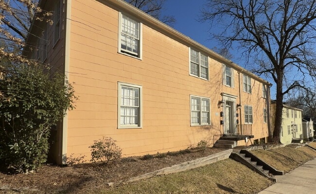 Photo - Belhaven apartment for $1295 with washer/ dryer and water included!! Unit 1