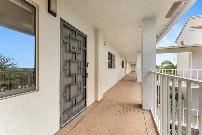 Building Photo - 14500 Stirling Way Unit 403