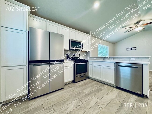 Photo - 702 Shorleaf-