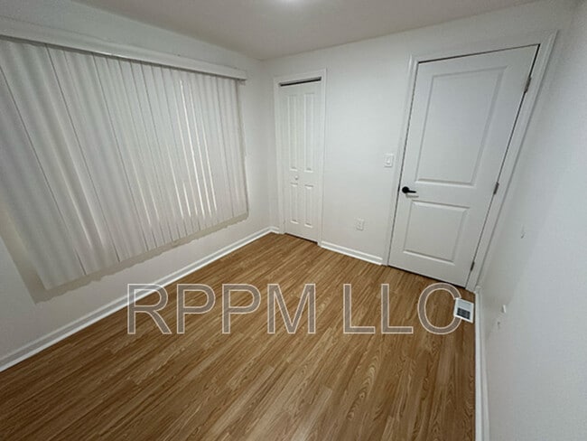 Photo - 659 Nassau St Unit 1