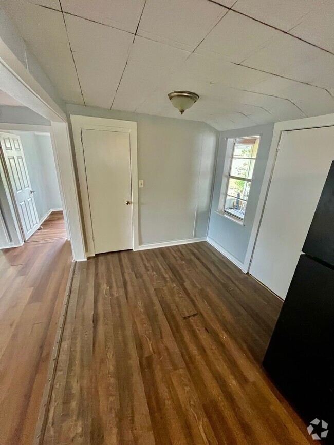 Building Photo - Cute 2BR Duplex in Zephyrhills Rental