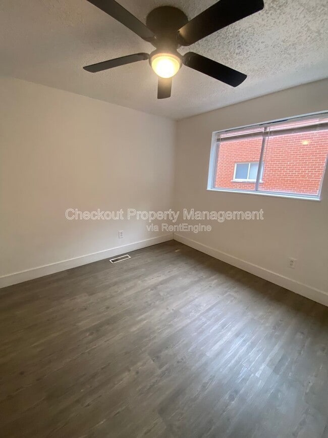 Photo - 813 Courtois St Unit B