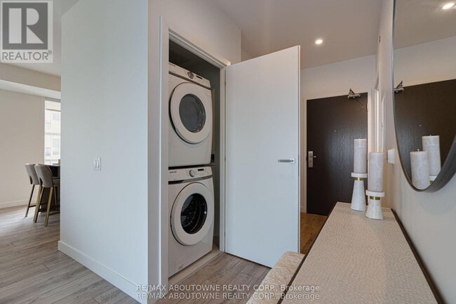 Photo - 133 Bronte Rd Unit B0402