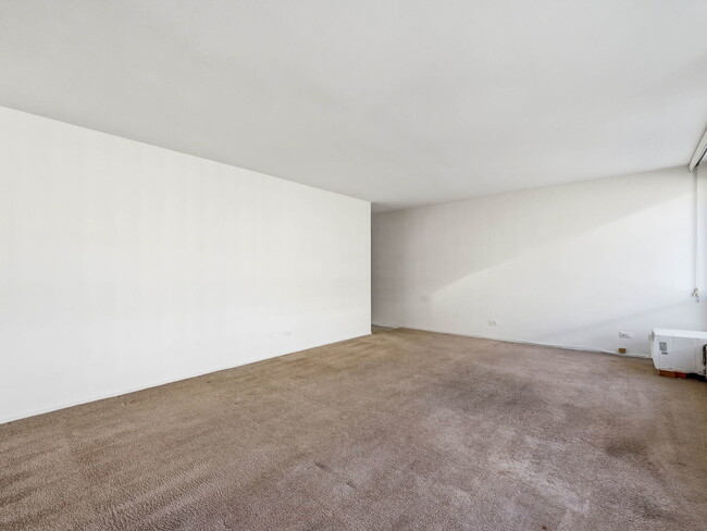 Photo - 1400 E 55th Pl Unit 703S