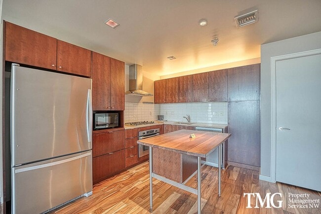 Photo - 3570 S River Pkwy Unit 1107