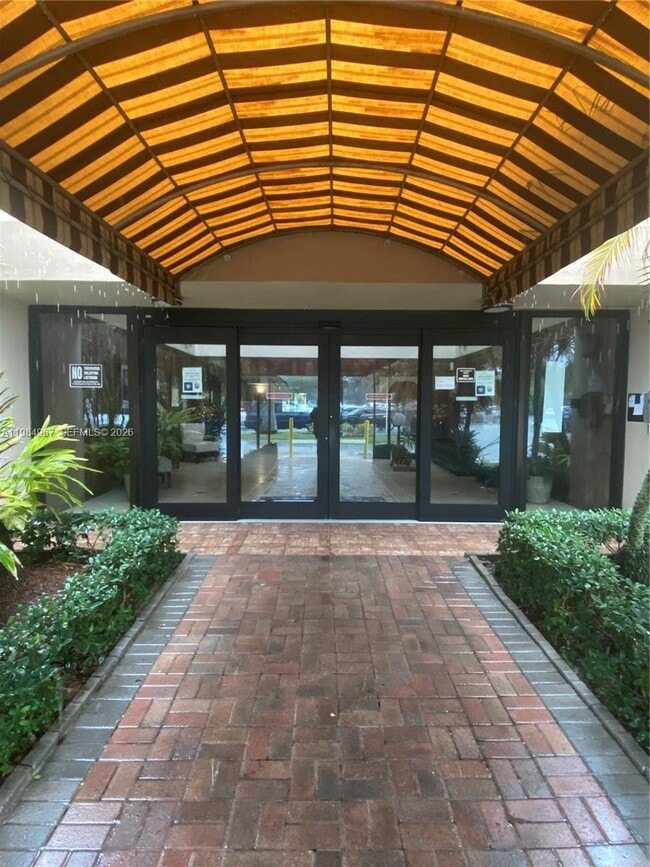 Photo - 240 Lakeview Dr Unit 308