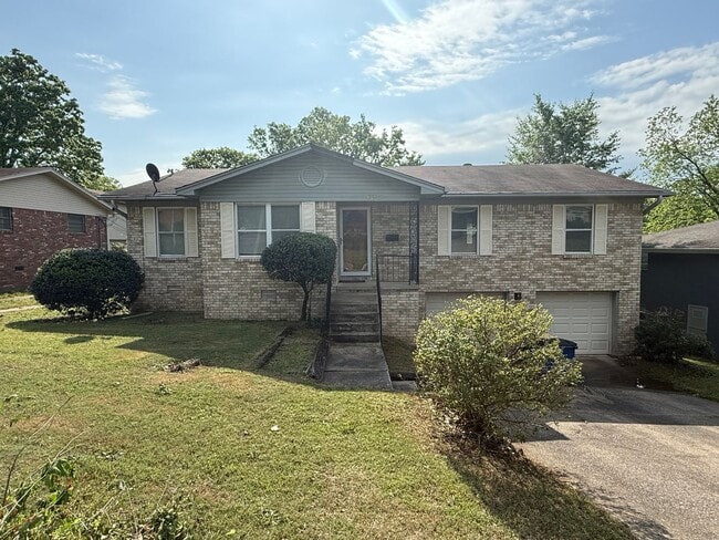 Building Photo - 4612 N Cypress St