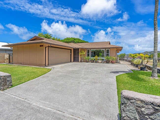 Building Photo - Pet Friendly in Kailua - Enchanted Lakes! Rental