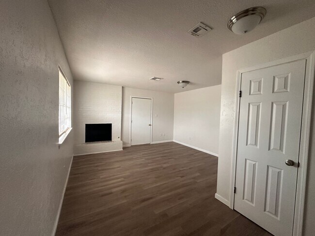 Photo - 6623 NW Denver Ave Unit Apt B