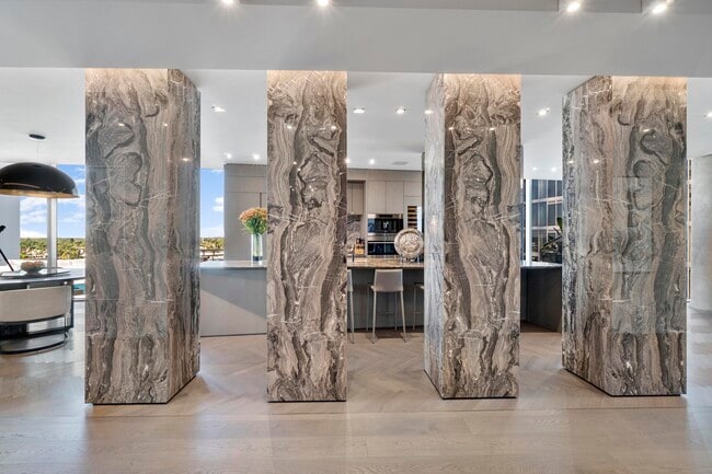 Photo - 2200 N Ocean Blvd Unidad S606