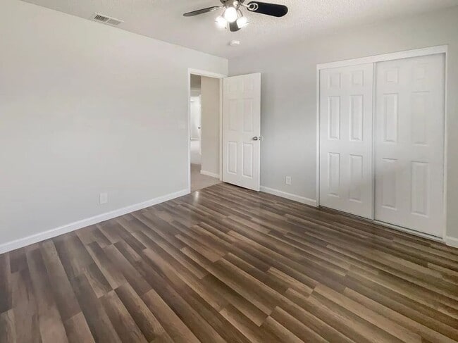 Photo - 5921 Hillsdale Blvd